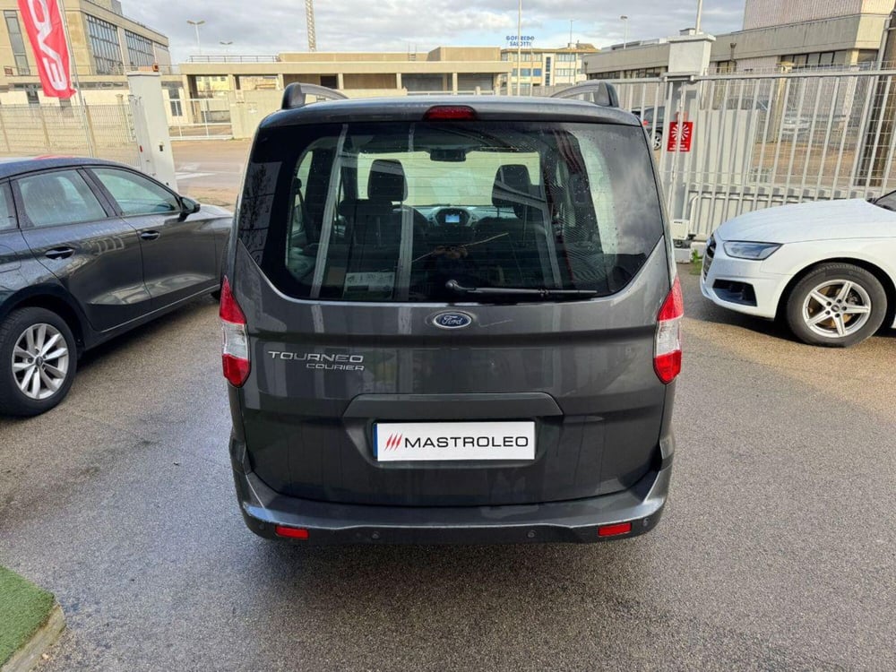 Ford Tourneo Courier usata a Lecce (6)