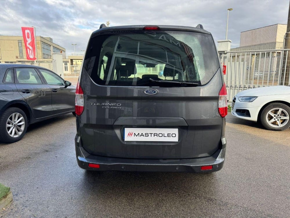 Ford Tourneo Courier usata a Lecce (8)