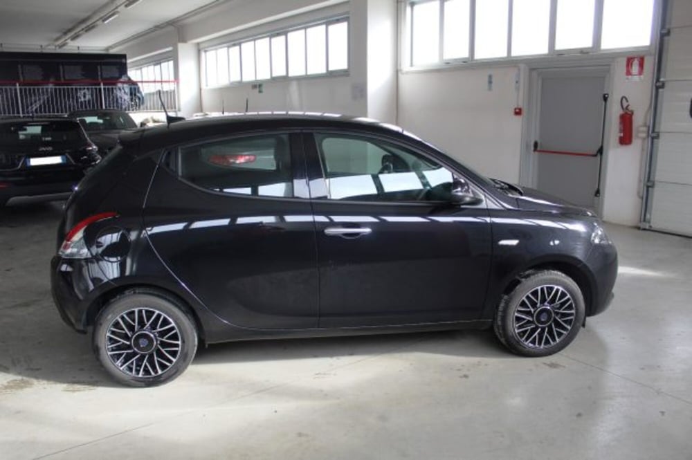 Lancia Ypsilon usata a Terni (6)