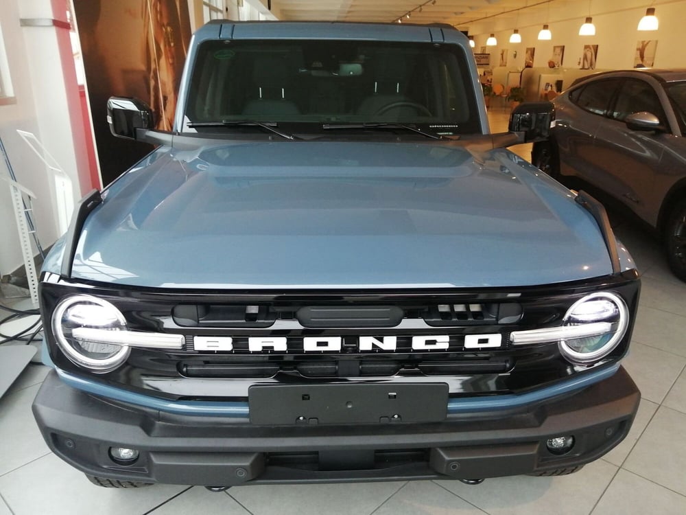 Ford Bronco nuova a Brescia (2)