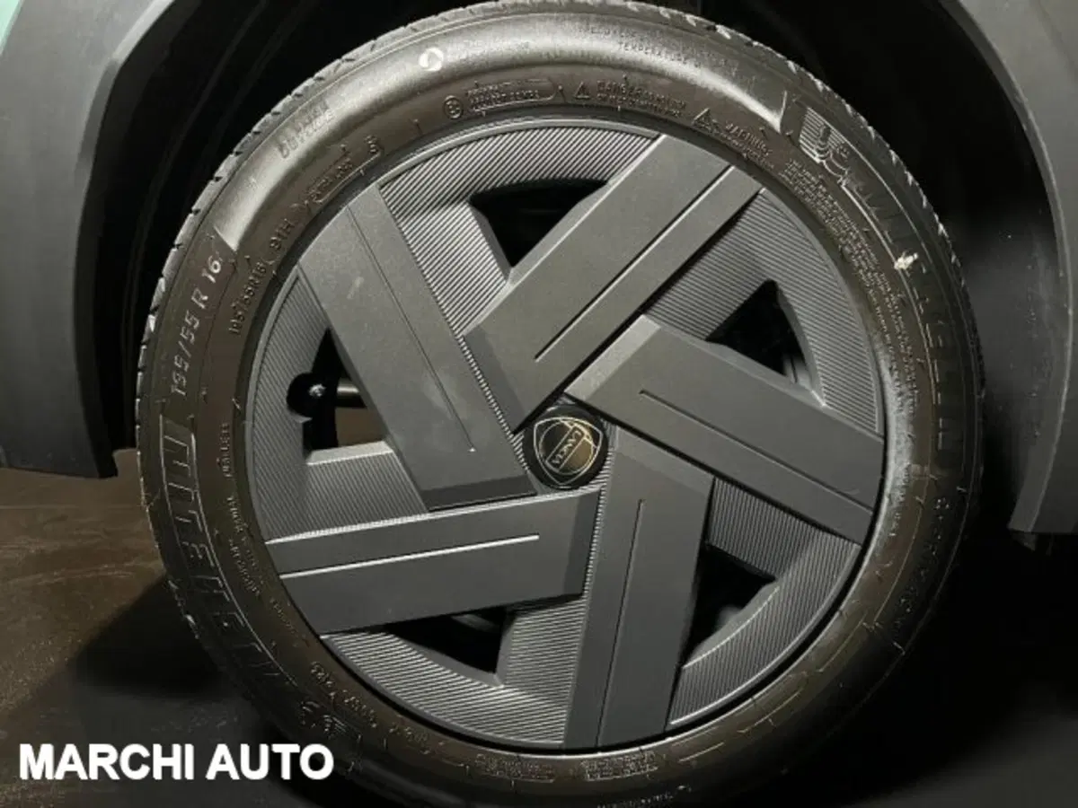 Lancia Ypsilon usata a Perugia (9)