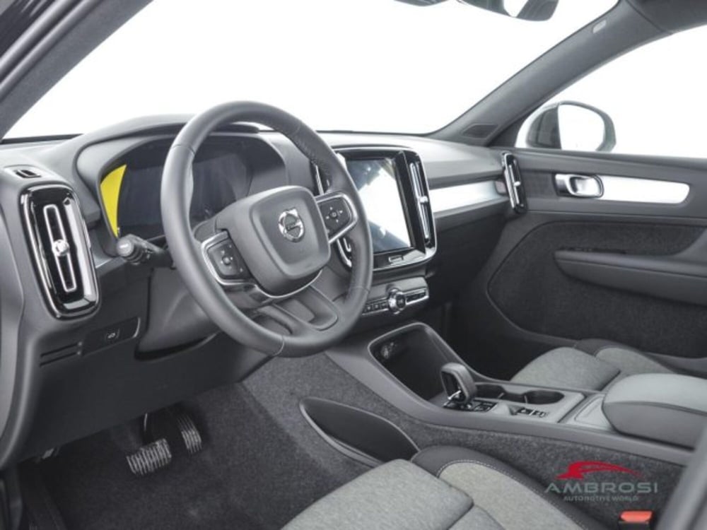 Volvo XC40 nuova a Perugia (8)