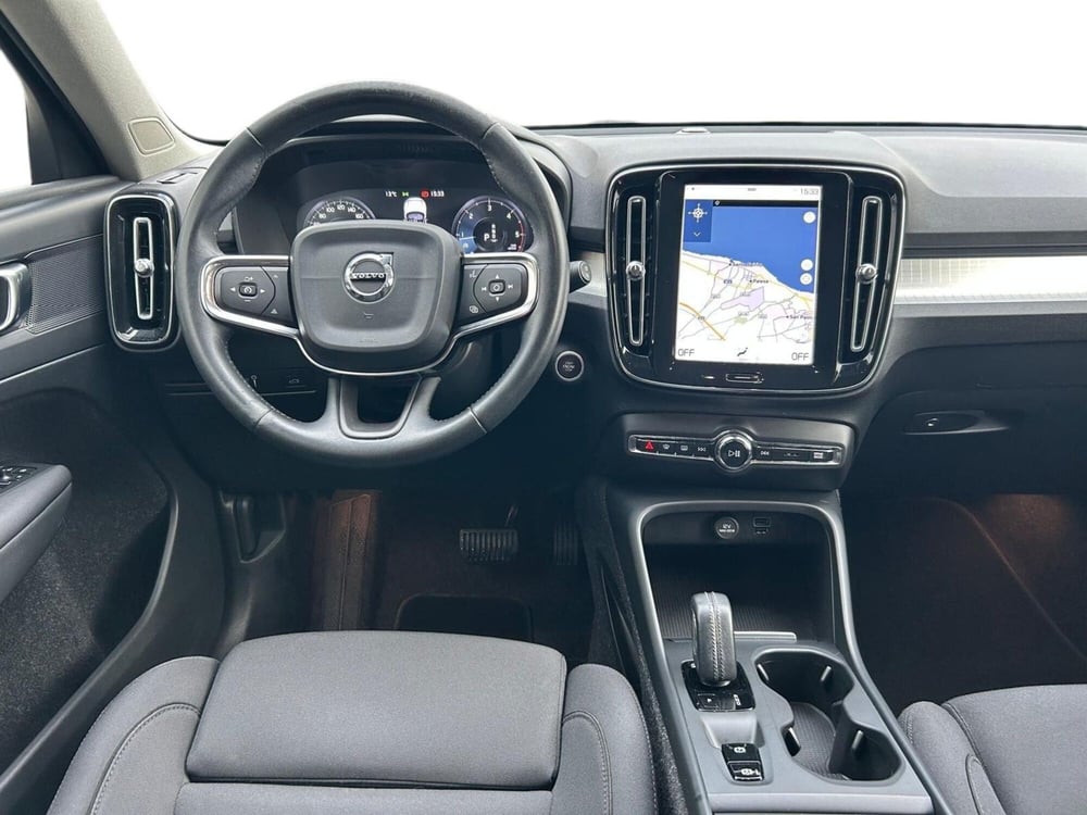 Volvo XC40 usata a Bari (8)