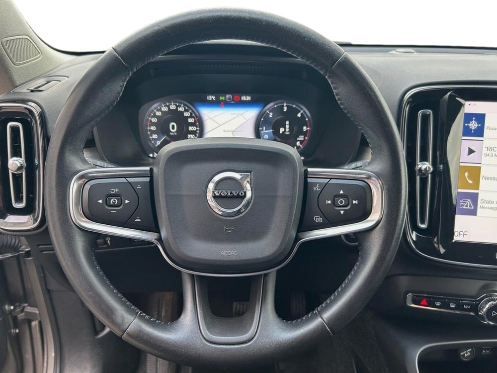 Volvo XC40 usata a Bari (9)