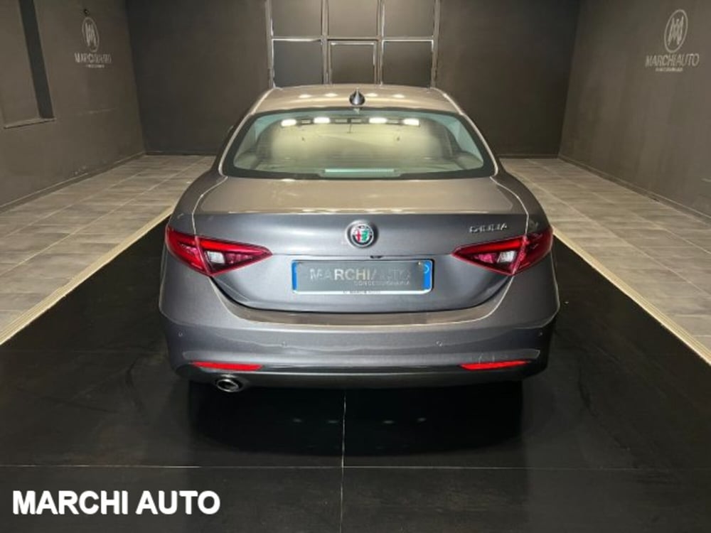 Alfa Romeo Giulia usata a Perugia (6)