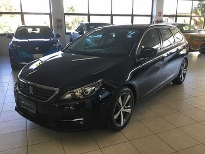 Peugeot 308 SW 1.5 bluehdi Allure s&amp;s 130cv eat8 del 2019 usata a Varese