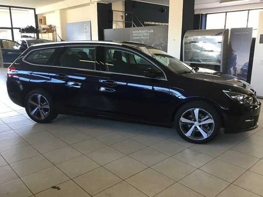 Peugeot 308 SW usata a Varese (4)