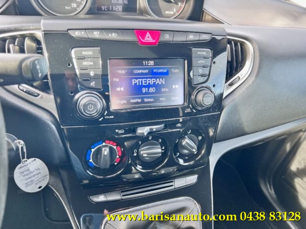 Lancia Ypsilon usata a Treviso (12)