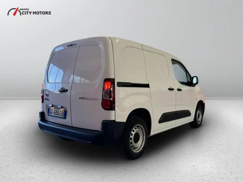 Toyota Proace City usata a Monza e Brianza (7)
