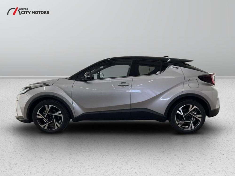 Toyota Toyota C-HR nuova a Monza e Brianza (3)