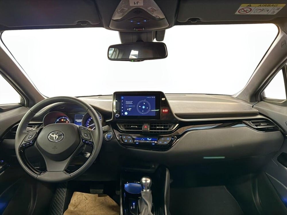 Toyota Toyota C-HR nuova a Monza e Brianza (8)