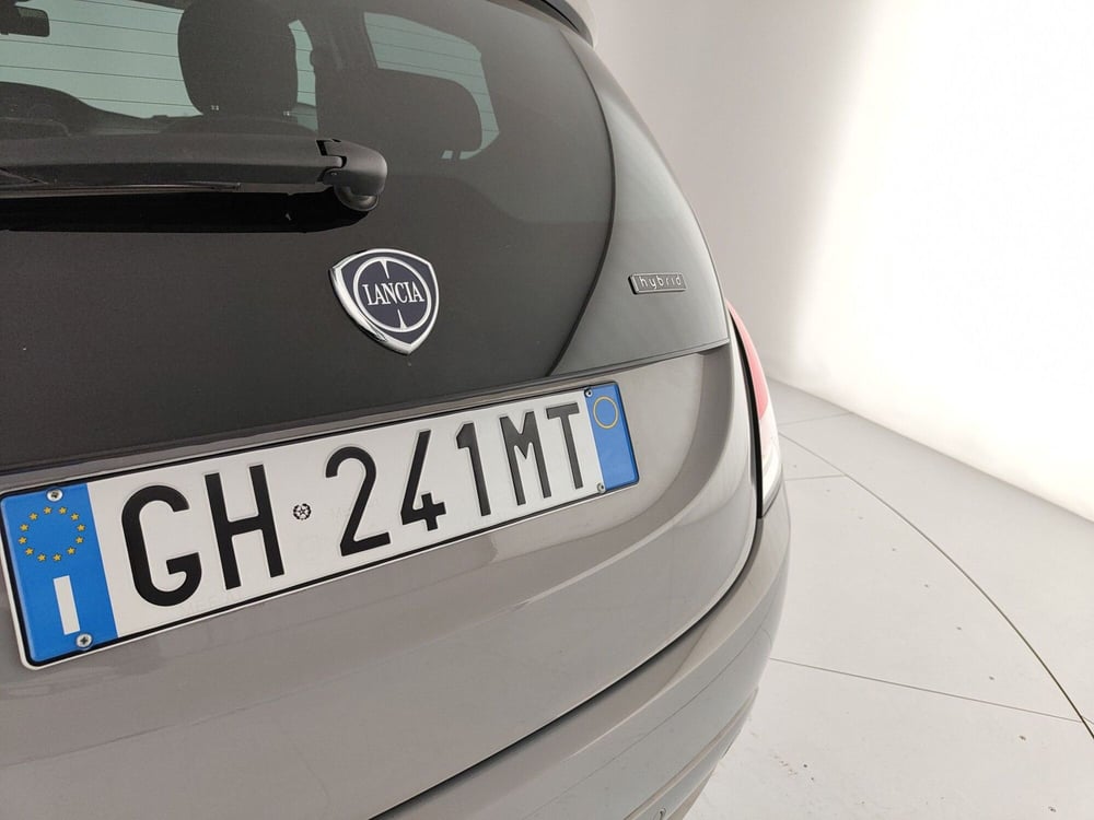 Lancia Ypsilon usata a Caserta (10)