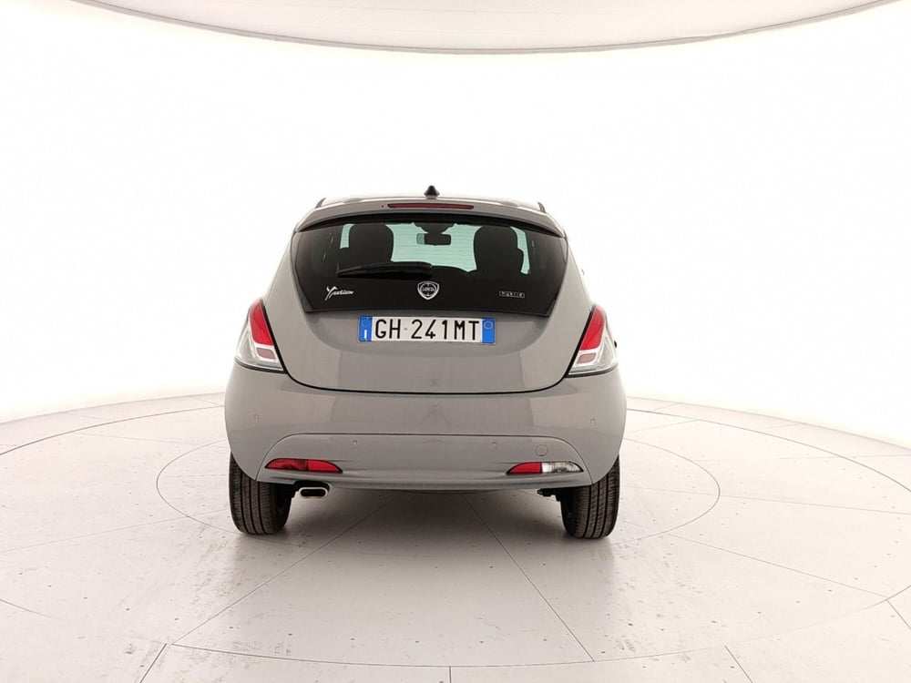 Lancia Ypsilon usata a Caserta (5)