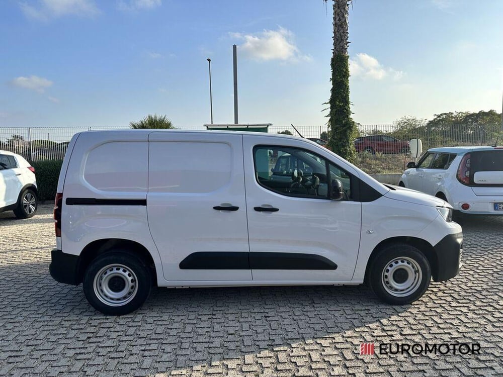 Peugeot Partner Furgone nuova a Bari (4)