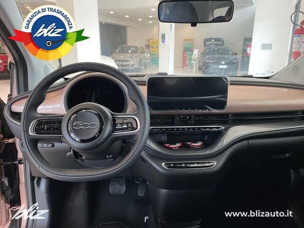 Fiat 500e Cabrio nuova a Udine (10)