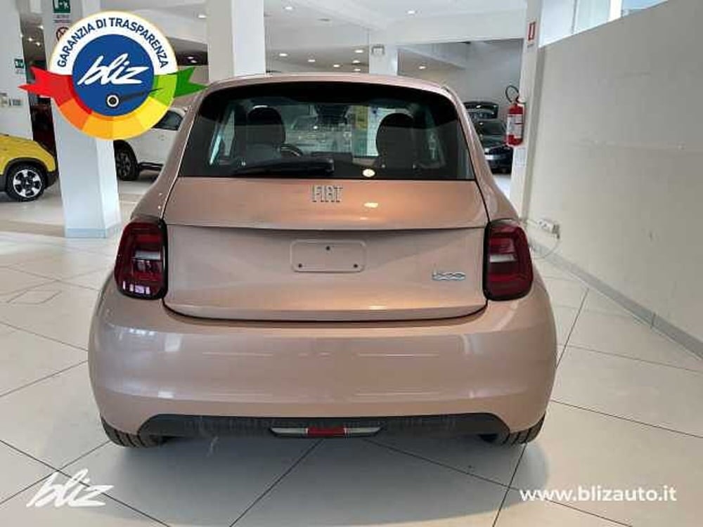 Fiat 500e Cabrio nuova a Udine (4)