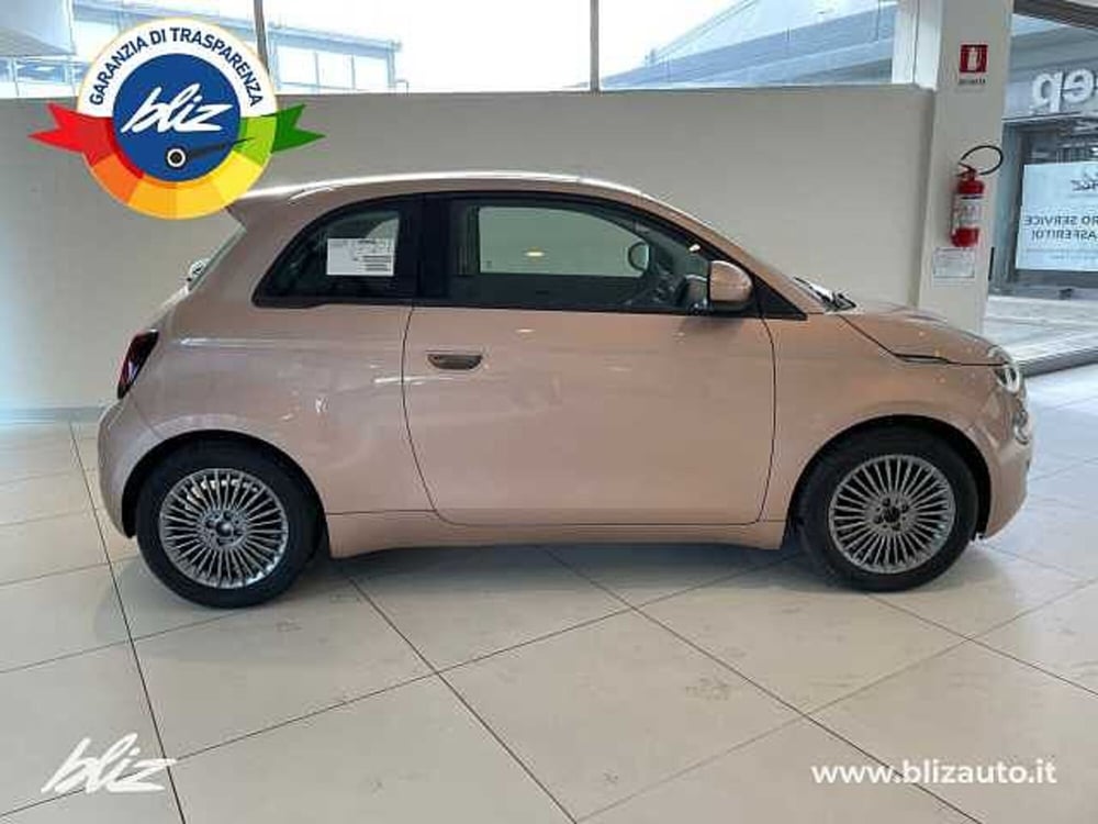Fiat 500e Cabrio nuova a Udine (6)