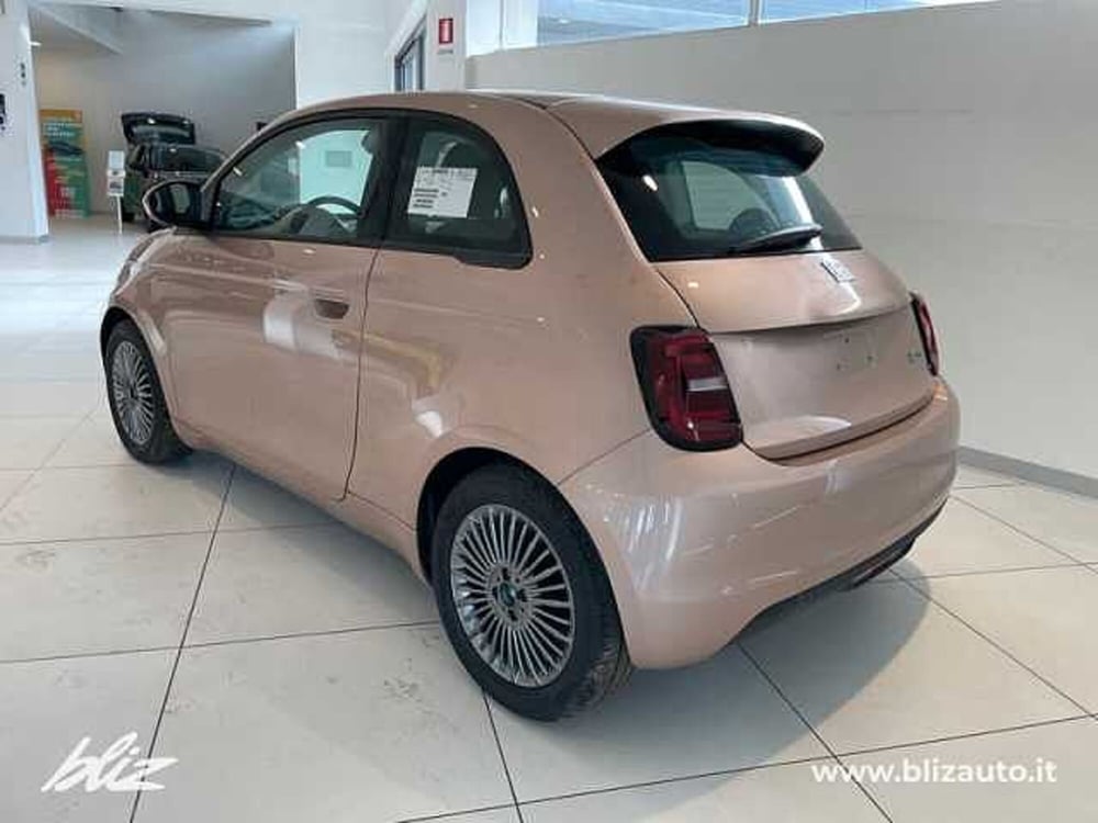 Fiat 500e nuova a Udine (3)