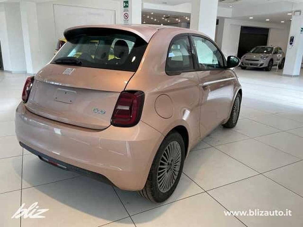 Fiat 500e nuova a Udine (5)