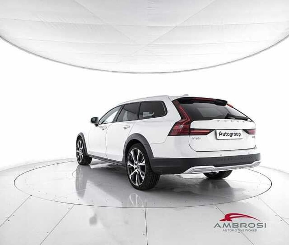 Volvo V90 Cross Country usata a Viterbo (4)