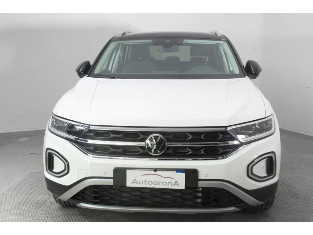 Volkswagen T-Roc nuova a Novara (2)