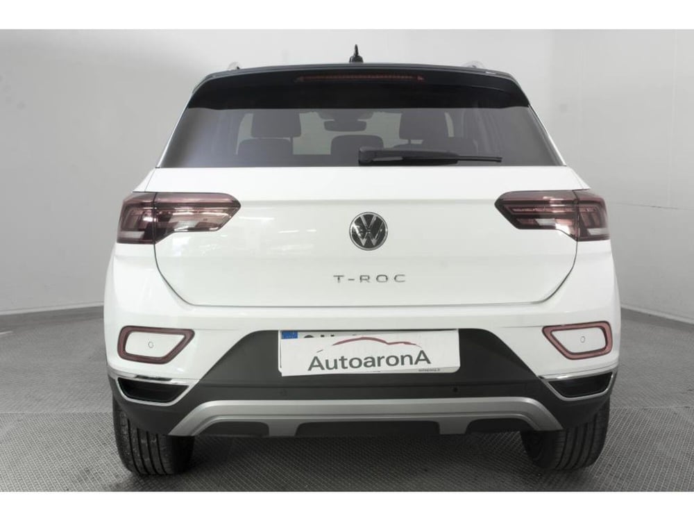 Volkswagen T-Roc nuova a Novara (8)