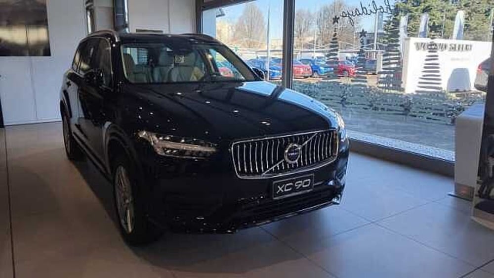 Volvo XC90 nuova a Milano