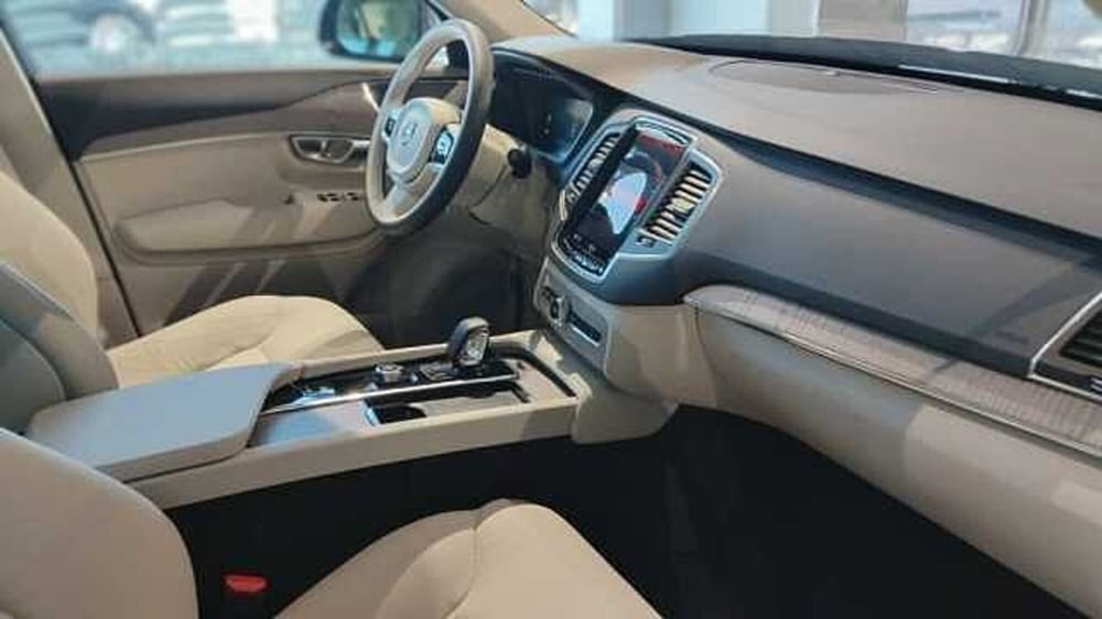 Volvo XC90 nuova a Milano (17)