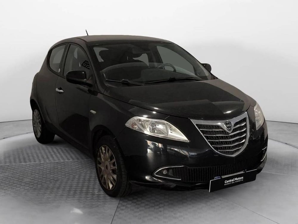 Lancia Ypsilon usata a Torino (3)