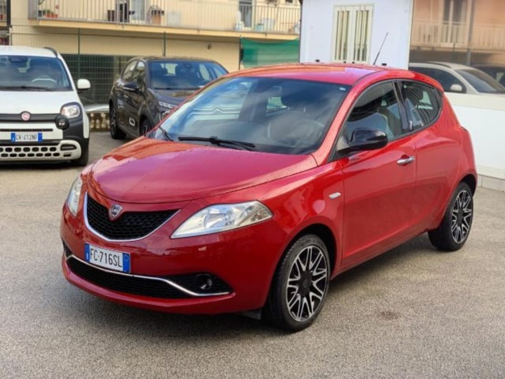 Lancia Ypsilon usata a Trapani (5)