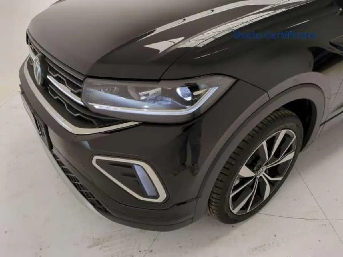 Volkswagen T-Cross nuova a Avellino (8)