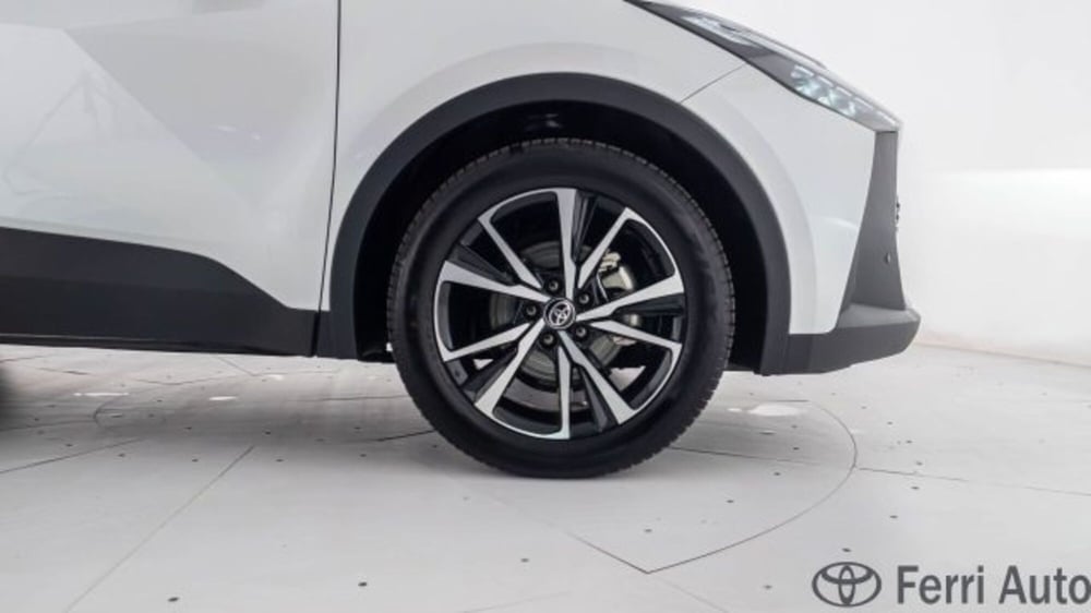 Toyota Toyota C-HR nuova a Padova (13)