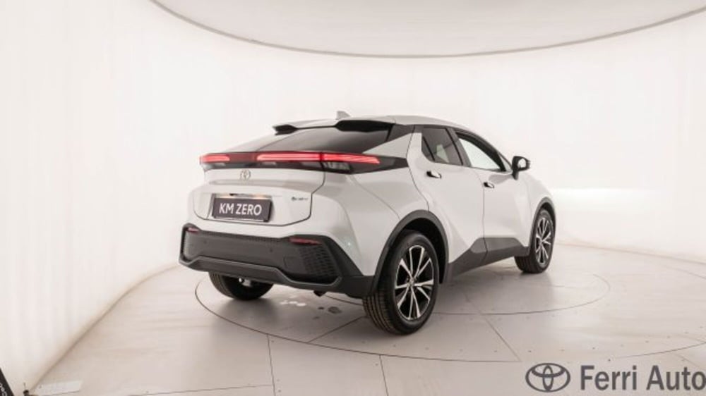 Toyota Toyota C-HR nuova a Padova (17)