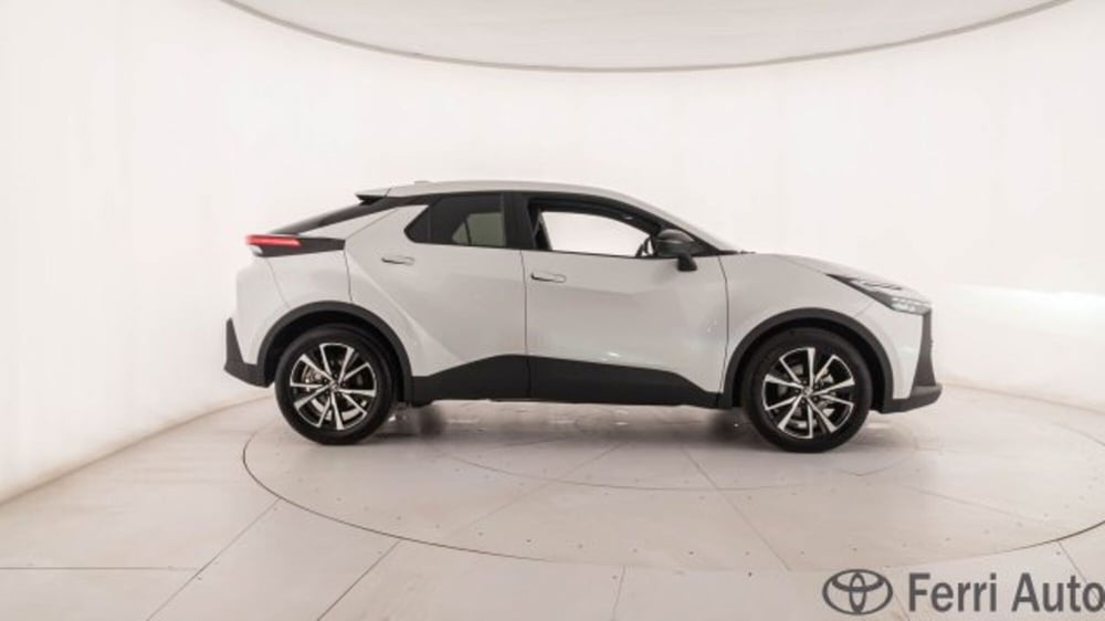 Toyota Toyota C-HR nuova a Padova (3)