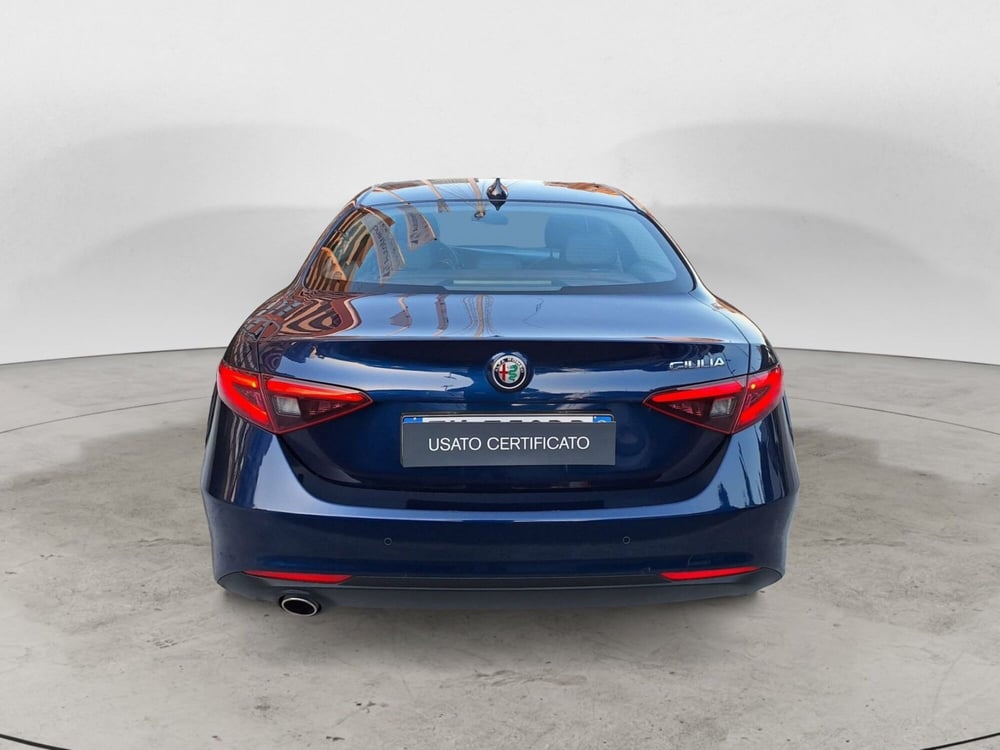 Alfa Romeo Giulia usata a Bari (4)