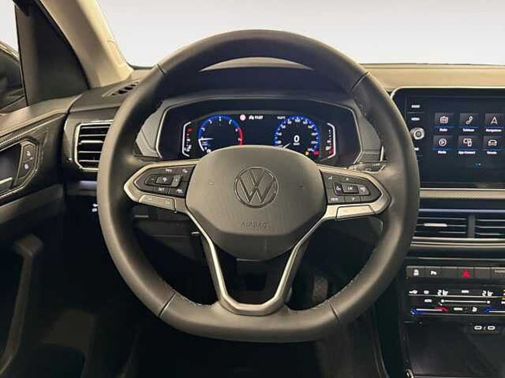 Volkswagen T-Cross nuova a Lecco (10)