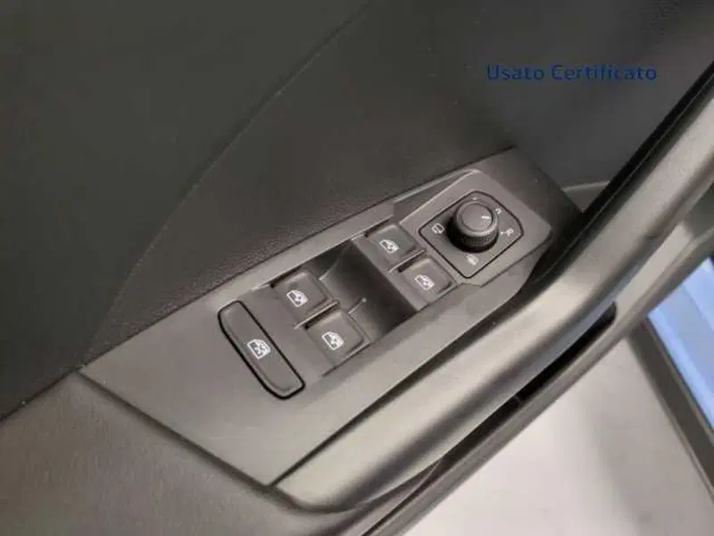 Volkswagen T-Cross nuova a Avellino (13)