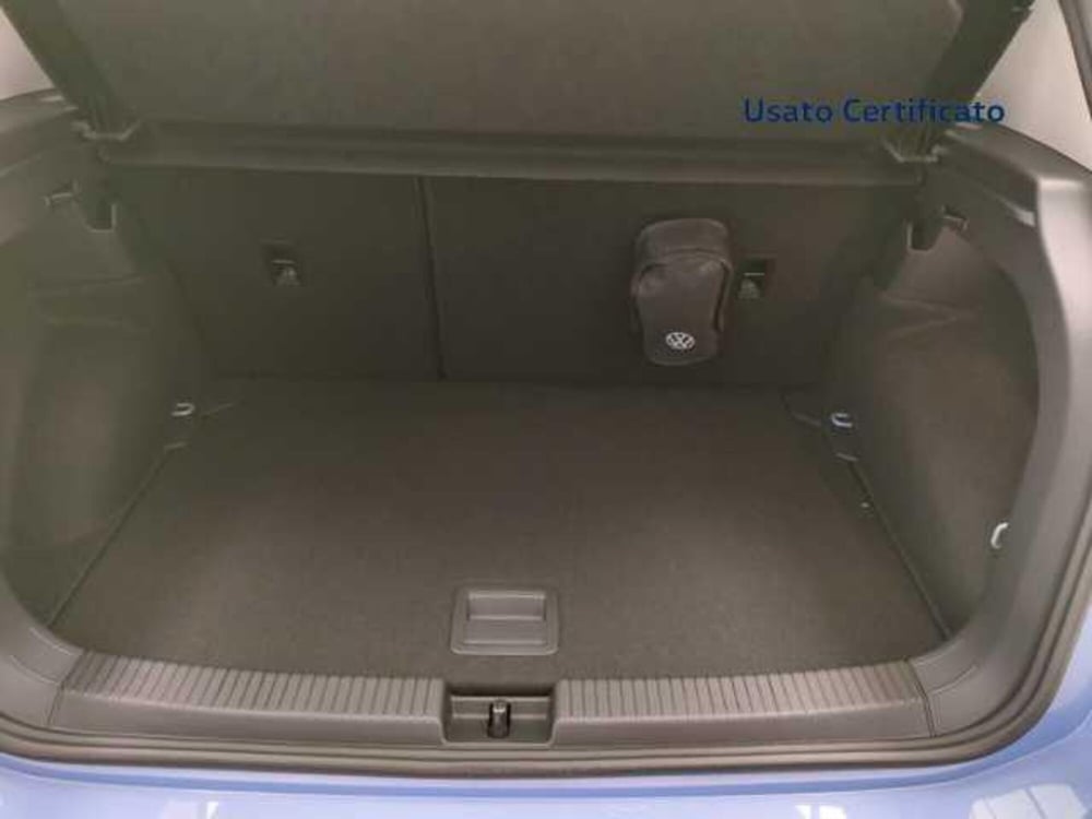 Volkswagen T-Cross nuova a Avellino (8)