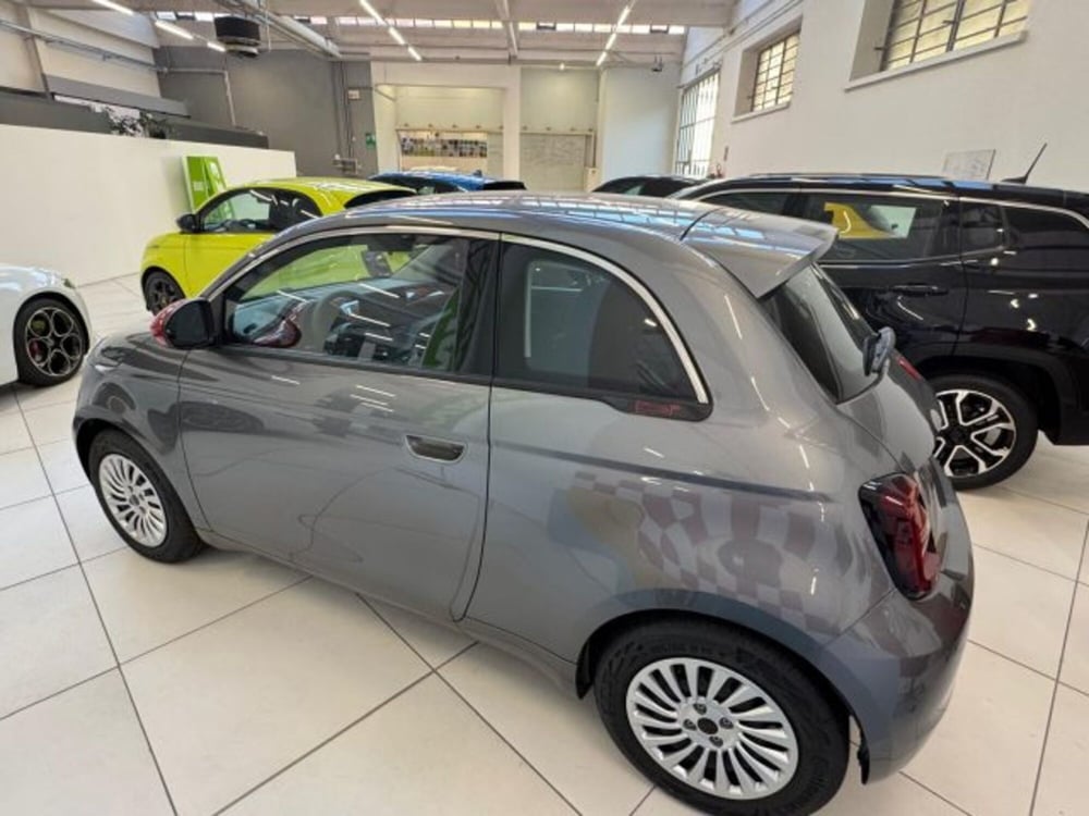 Fiat 500e nuova a Biella (7)