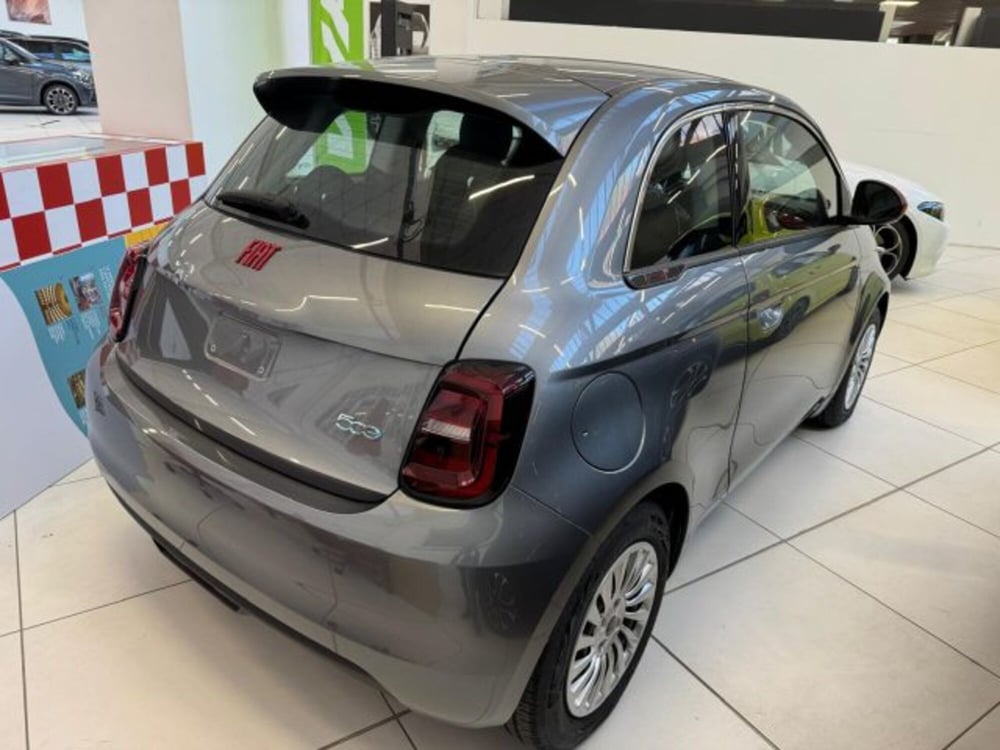 Fiat 500e nuova a Biella (8)