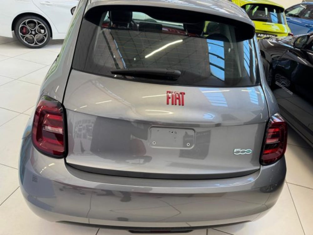 Fiat 500e nuova a Biella (9)