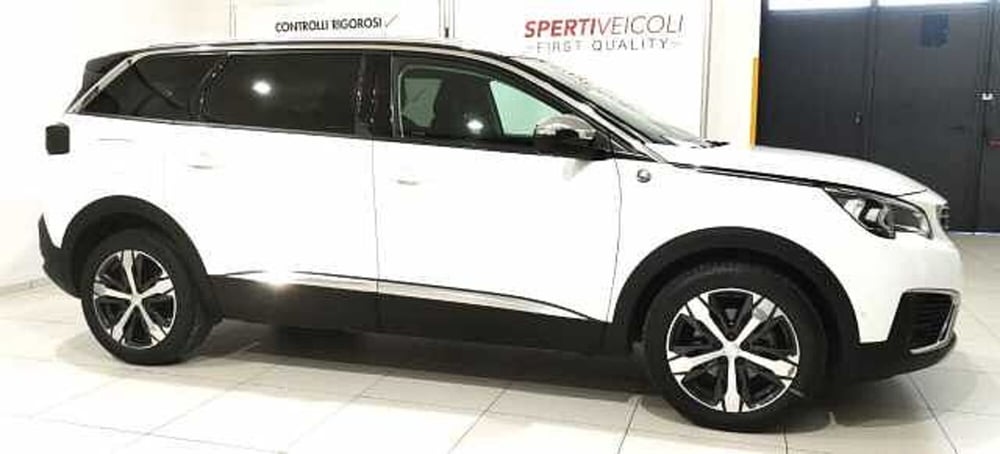 Peugeot 5008 usata a Lecce (2)