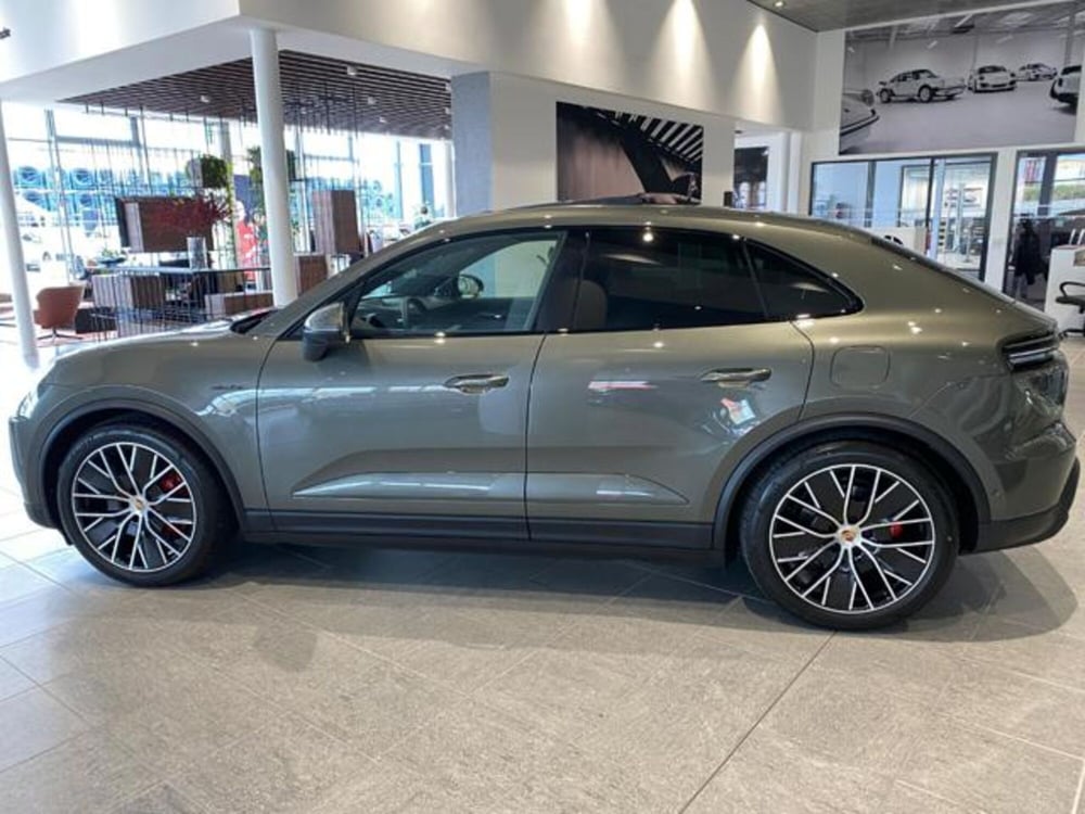 Porsche Macan nuova a Livorno (10)