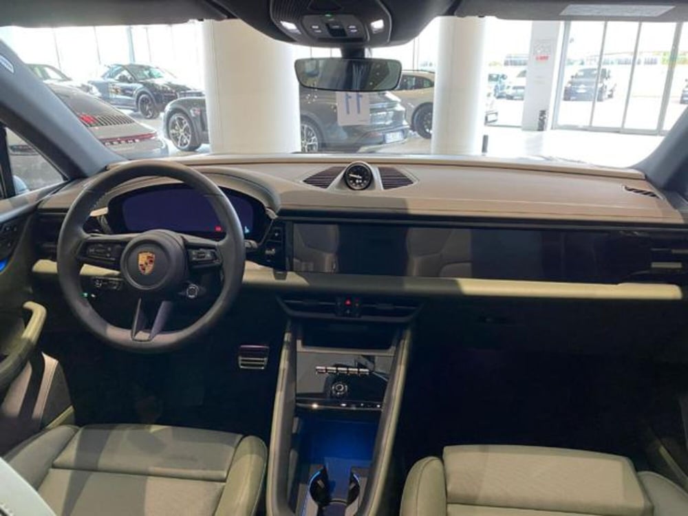 Porsche Macan nuova a Livorno (15)