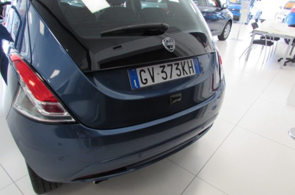 Lancia Ypsilon usata a Milano (14)