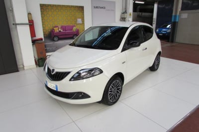 Lancia Ypsilon 1.0 FireFly 5 porte S&amp;S Hybrid Ecochic Silver  del 2024 usata a Rho