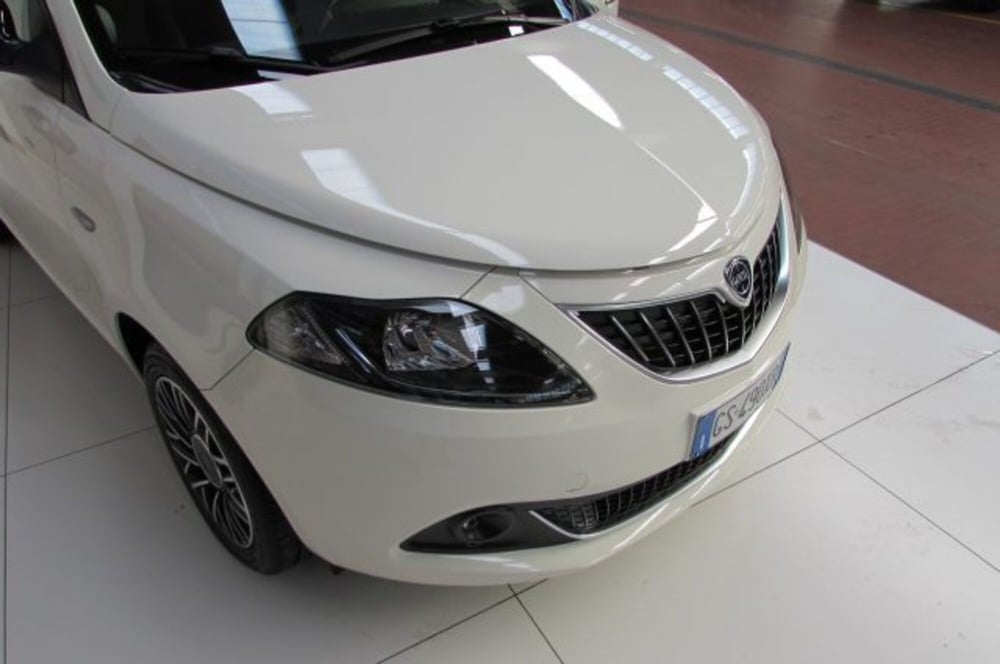 Lancia Ypsilon usata a Milano (17)