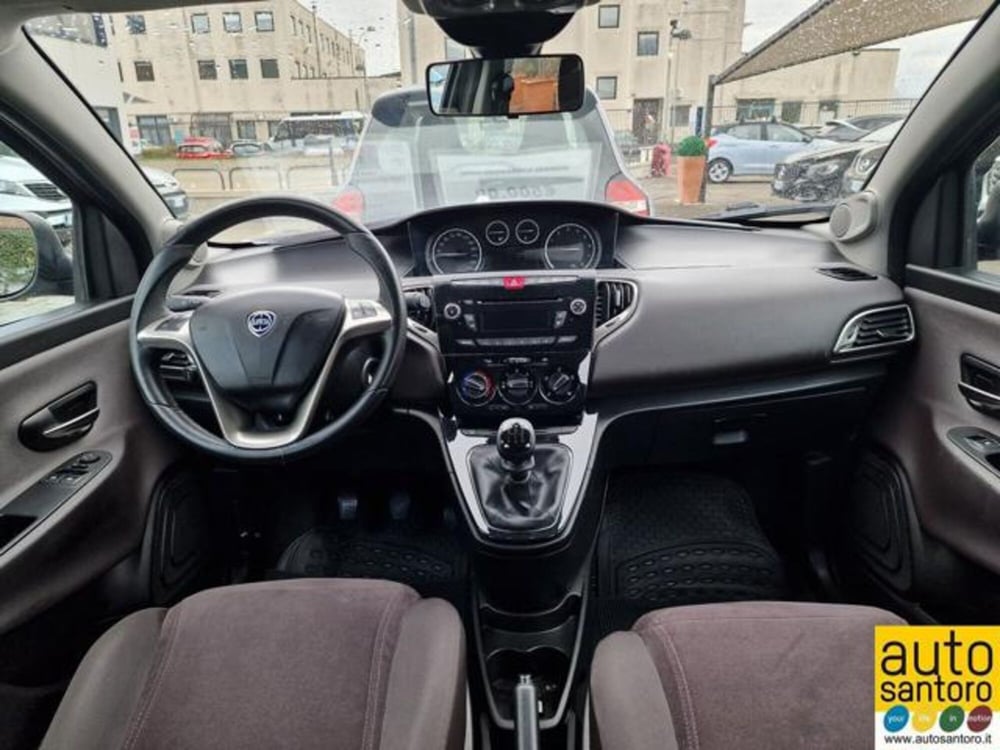 Lancia Ypsilon usata a Salerno (14)