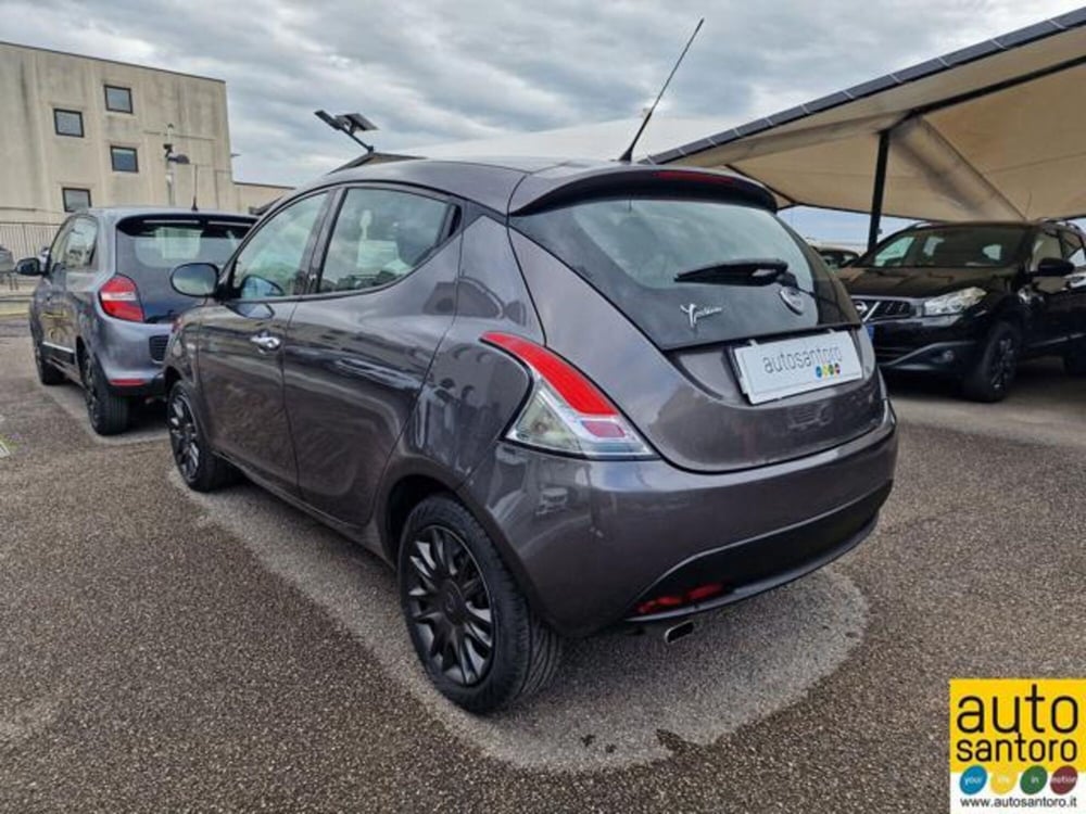 Lancia Ypsilon usata a Salerno (4)