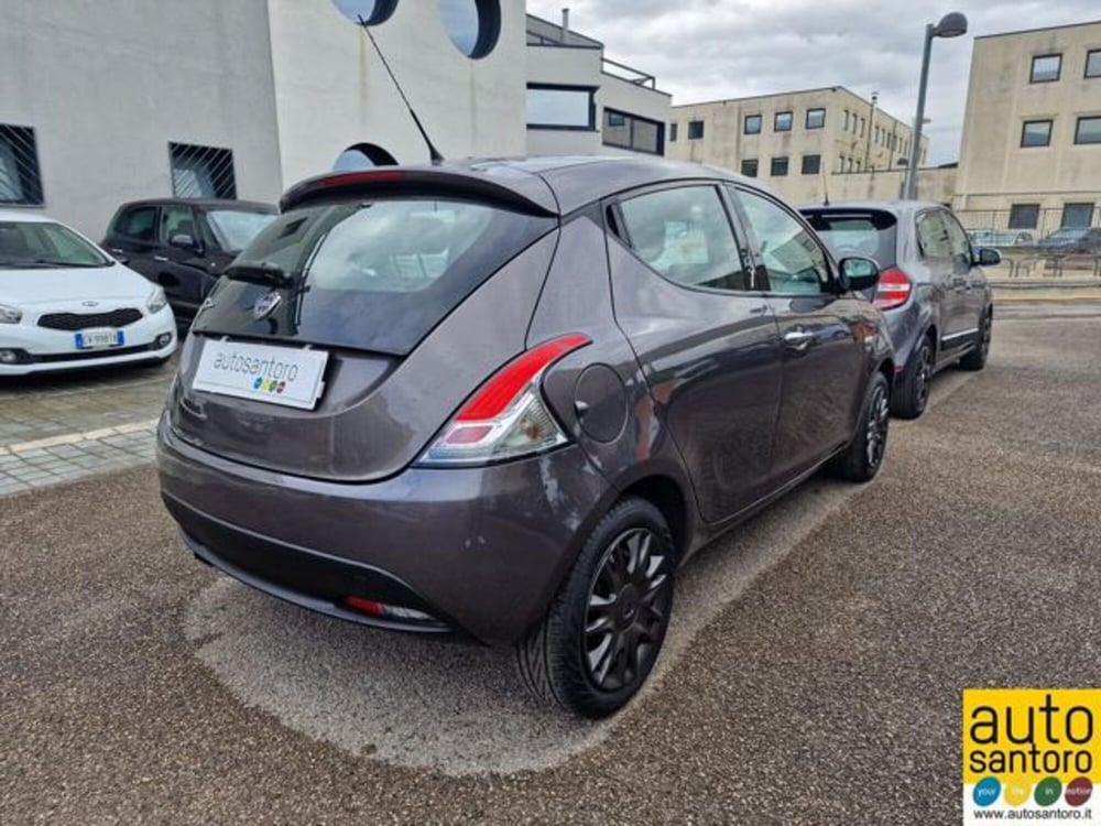 Lancia Ypsilon usata a Salerno (6)